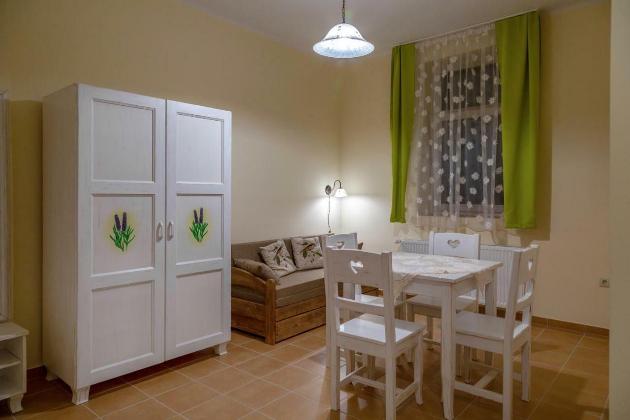 Balzsam Apartmanhaz Гаркань Екстер'єр фото